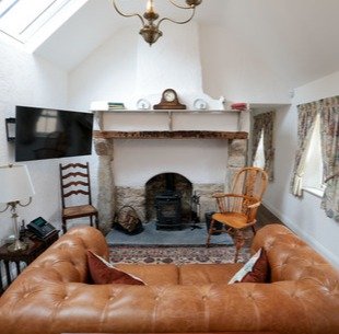 Woodside cottage living room www.killeavycastle.com_v2