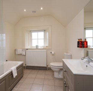 Gatelodge Bathroom at Killeavy Castle Estate